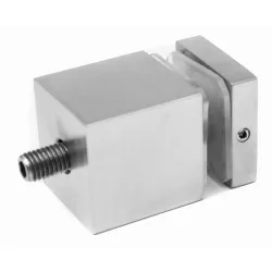 40×40 stikla stiprinājuma sānskats ar kvadrātveida vāku, distanceru un M10 × 70 mm skrūvi